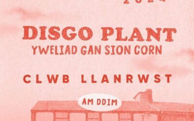 Pwy sy’n dwad dros y bryn yn ddistaw ddistaw bach…? Siôn Corn wrth gwrs!